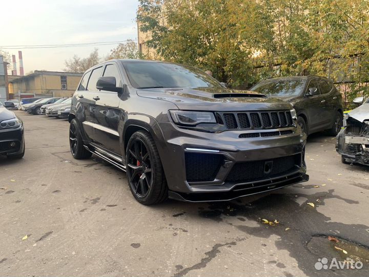 Передний бампер Jeep Grand Cherokee SRT8