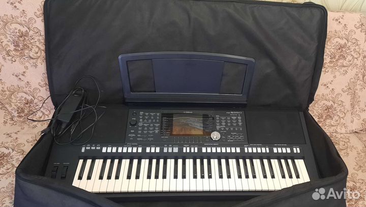 Проф. аранжировочная станция Yamaha PSR-S950