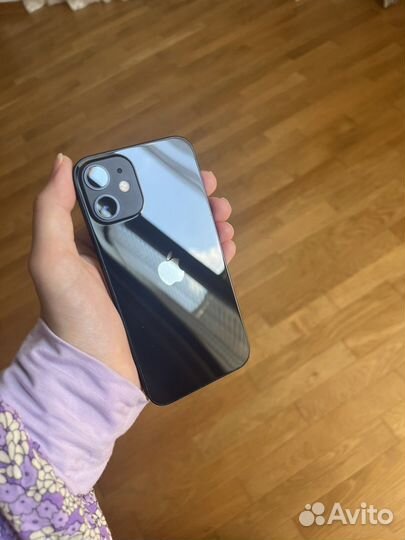 Телефон iPhone 12 mini