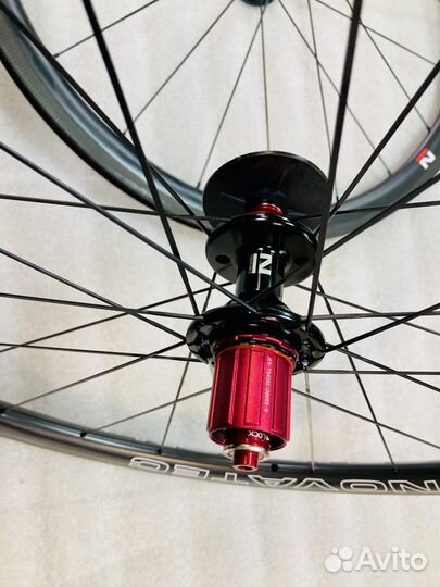 Комплект шоссейных карбоновых колес Novatec R3