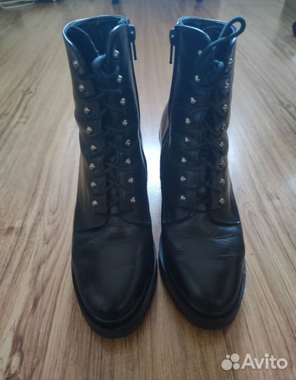 Полусапожки женские 37 размера belwest