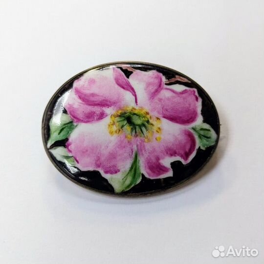 Старинная серебряная брошь с живописью Финляндия