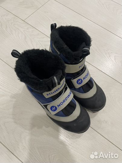 Лыжные ботинки детские 37 размер