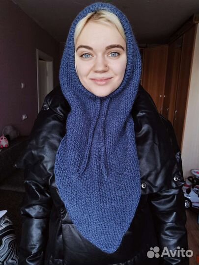 Капор женский вязаный