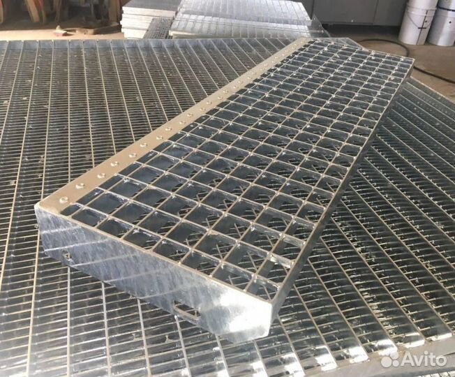 Ступени металлические