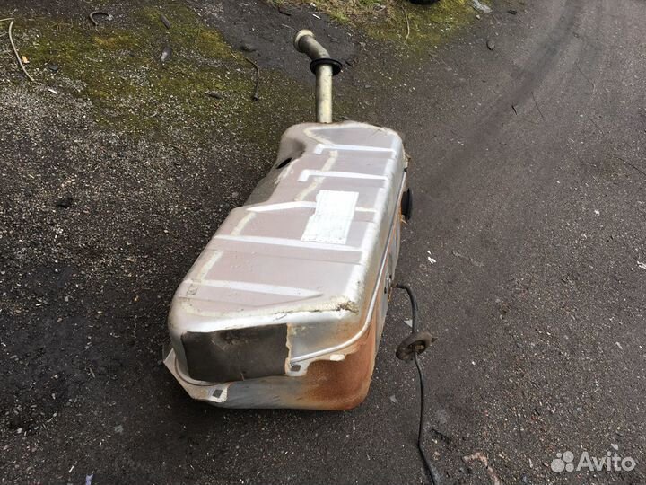 Бак Mercedes W210