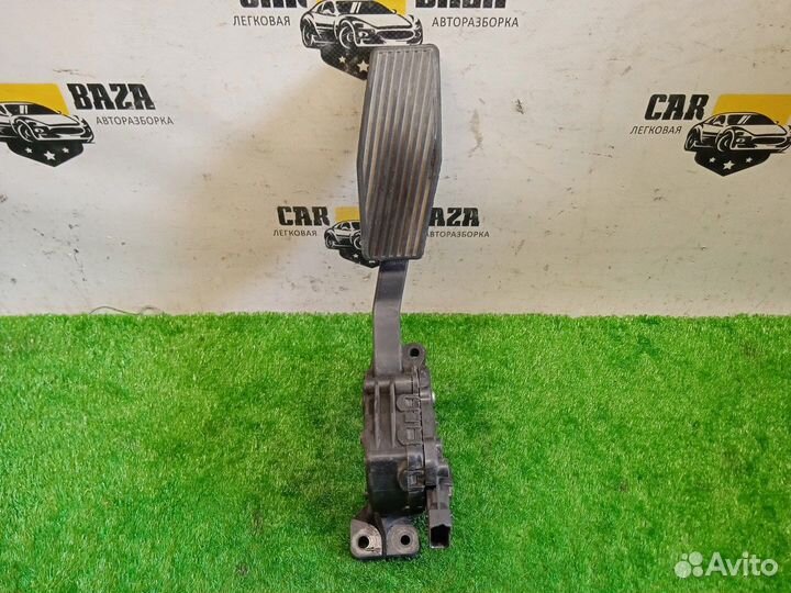 Педаль акселератора (газа) Opel Signum