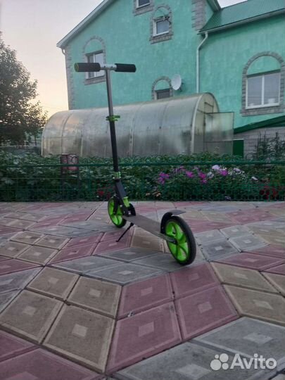 Новый самокат. Не катались