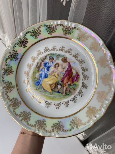 Тарелки светлые 