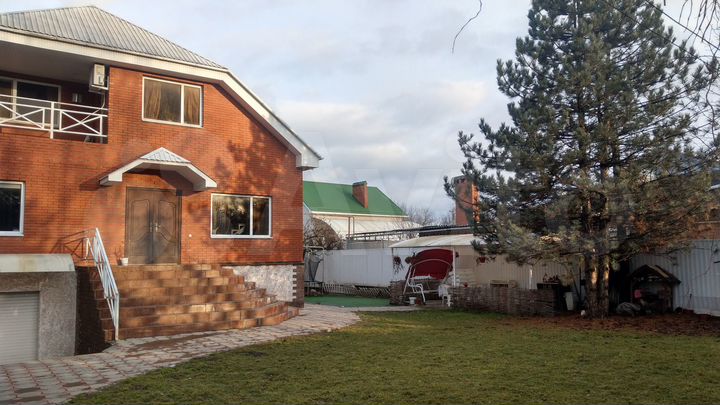 Дом 334 м² на участке 7,6 сот.