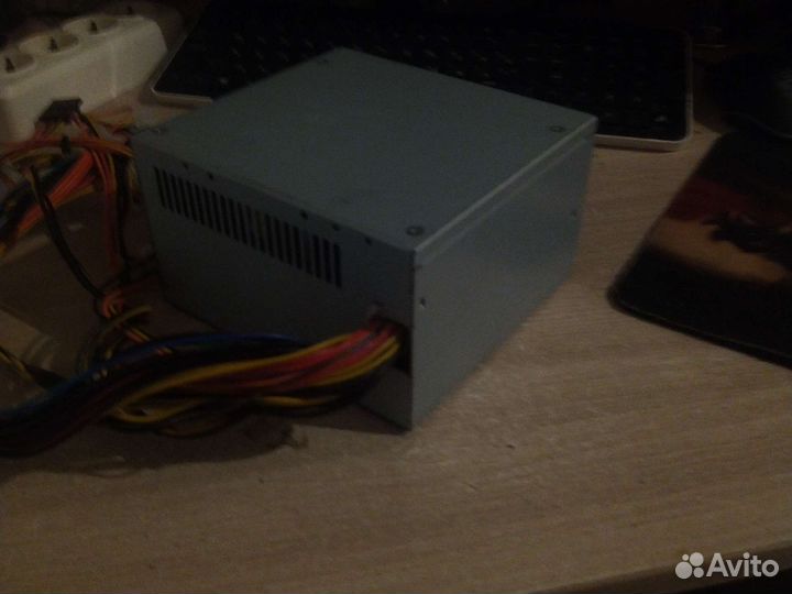 Блок питания на 532W, 6пинов для видеокарты