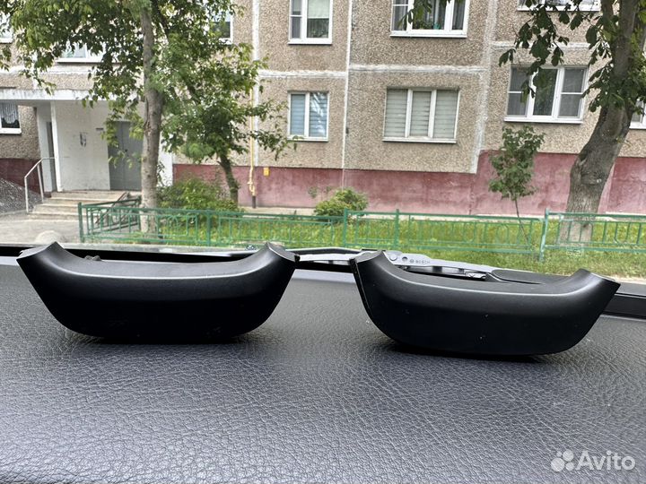 Заглушка руля Mitsubishi Pajero 4