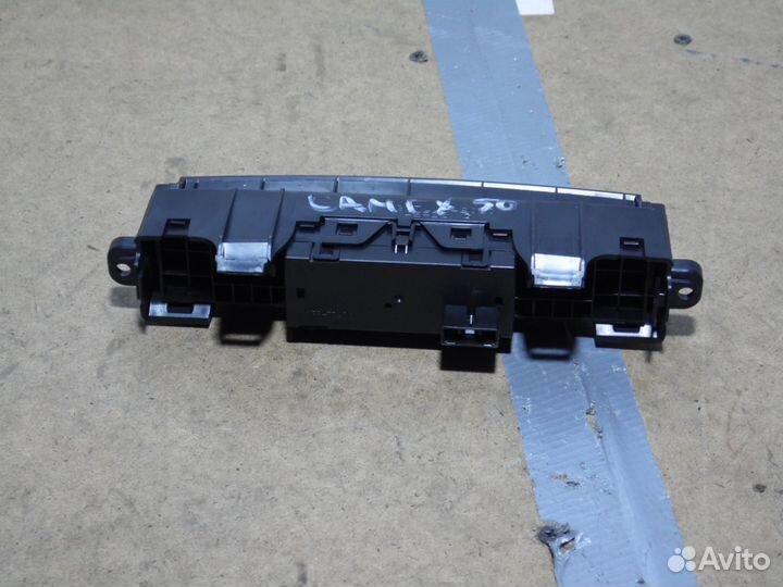 Часы Тойота Камри 50