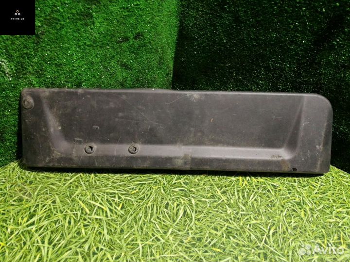 Молдинг переднего бампера левый Renault T-Series