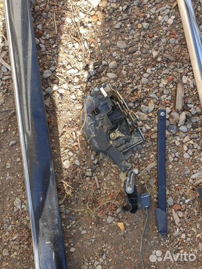 Задний молдинг двери на мерседес 220 лонг