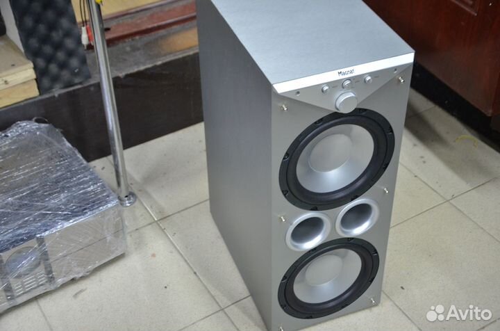 Активный сабвуфер Magnat Gamma Sub 220A