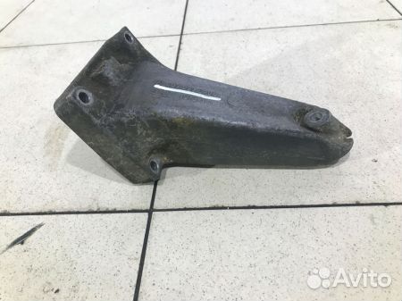 Кронштейн двигателя