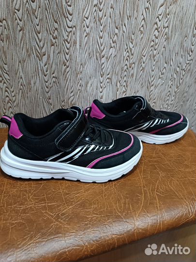 Кроссовки 35 размер