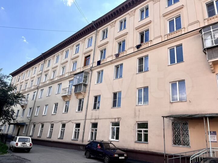 3-к. квартира, 79 м², 2/5 эт.