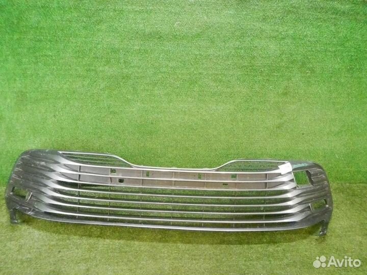 Решетка переднего бампера Toyota Camry xv70 (2018