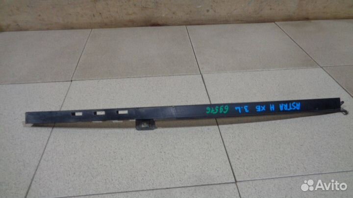 Направляющая стекла двери Opel Astra H 2004-2014