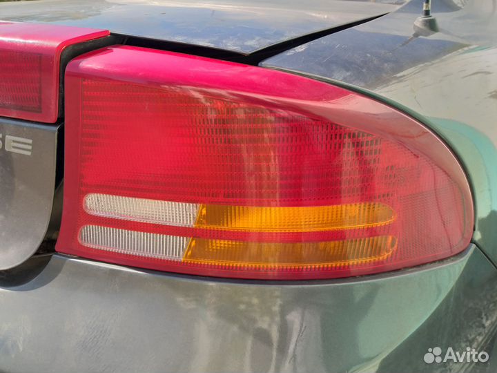 Задний правый фонарь Dodge Chrysler Intrepid 2.7L