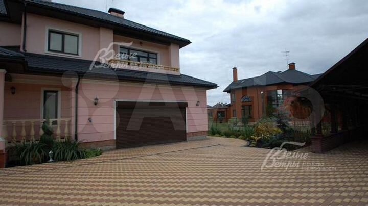 Дом 440 м² на участке 25 сот.