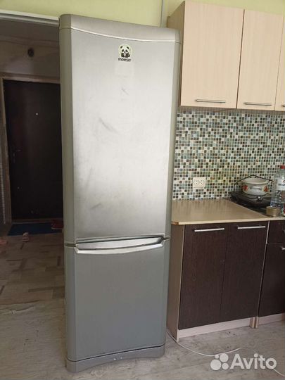 Холодильник indesit