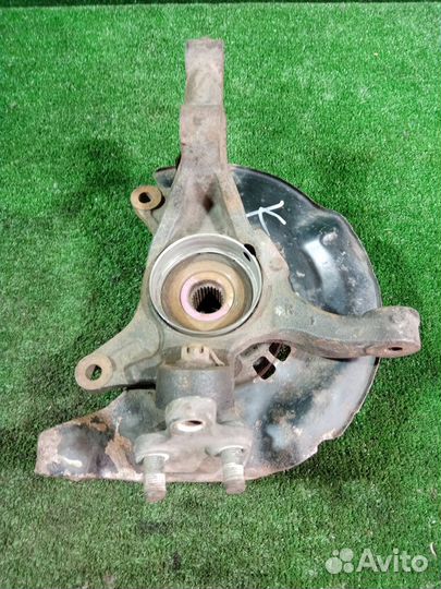 Кулак поворотный передний правый Toyota Estima