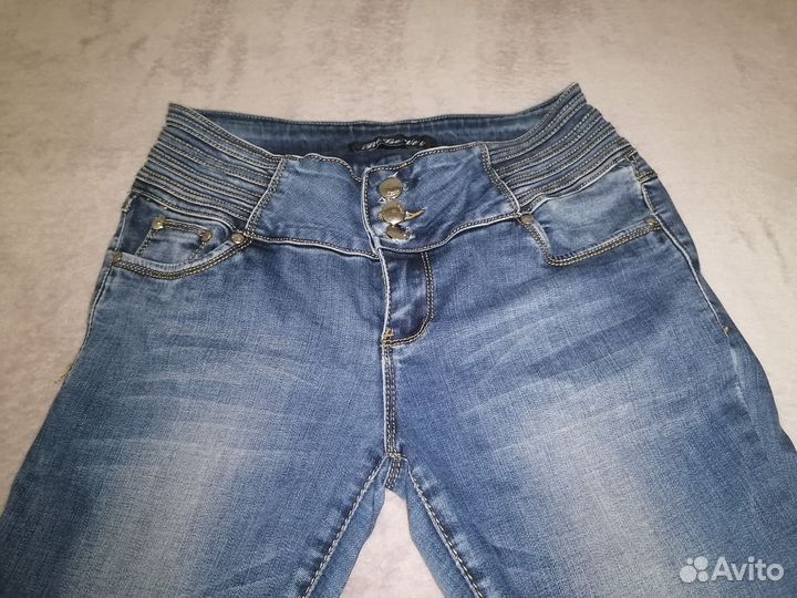 Джинсы женские
