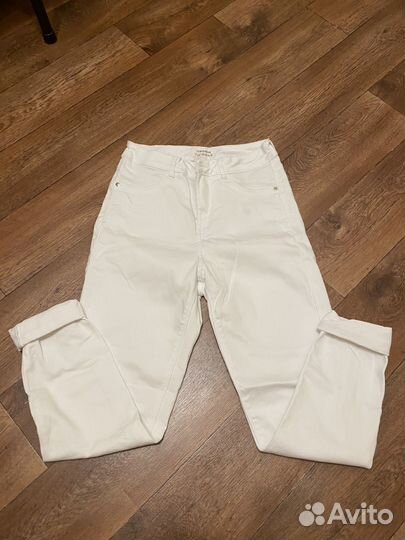 Белые джинсы для девушки 44 р