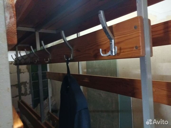 Скамейка с вешалкой