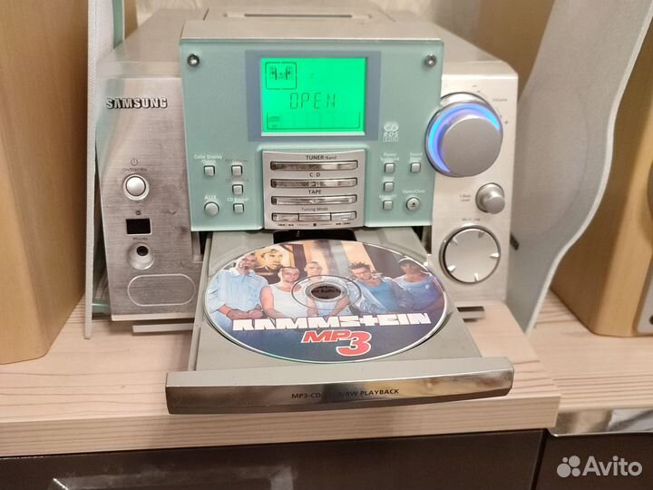 Музыкальный центр