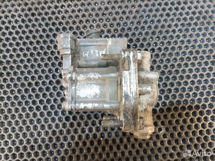 Клапан ускорительный