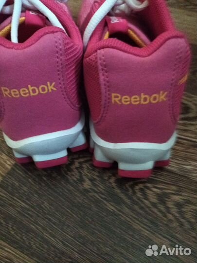 Новыя спортивная обувь Reebok 35