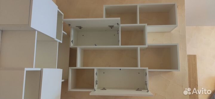 Книжные полки навесные