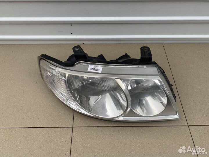 Фара передняя правая Nissan Almera B10