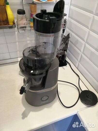 Соковыжималка шнековая garlyn J-700 pro