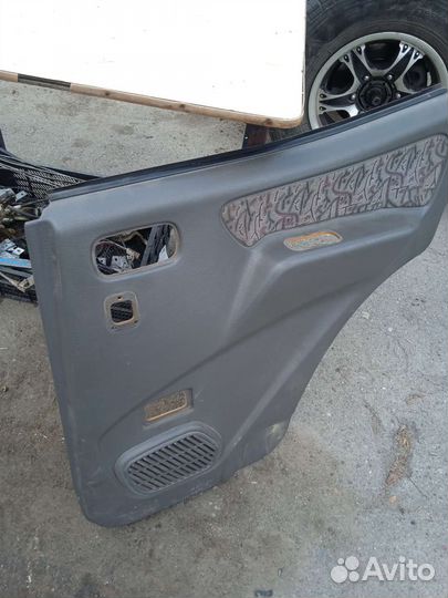Дверная карта задняя правая Nissan Terrano 2