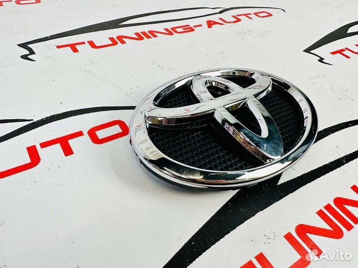 Эмблема в решетку Toyota Land Cruiser 200 E0719