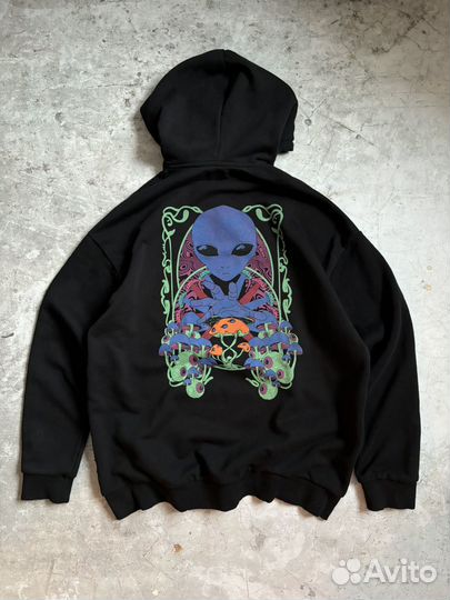 Худи с капюшоном и принтом на спине