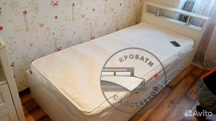 Кровать