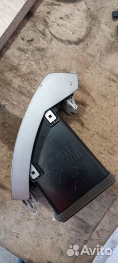 Дефлектор воздушный правый C-crosser