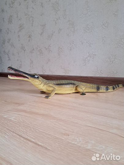 Крокодил игрушка