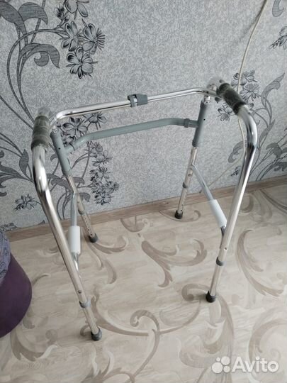 Ходунки для взрослых шагающие