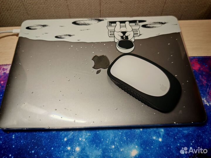 Macbook air m1 8/256 + apple magic mouse