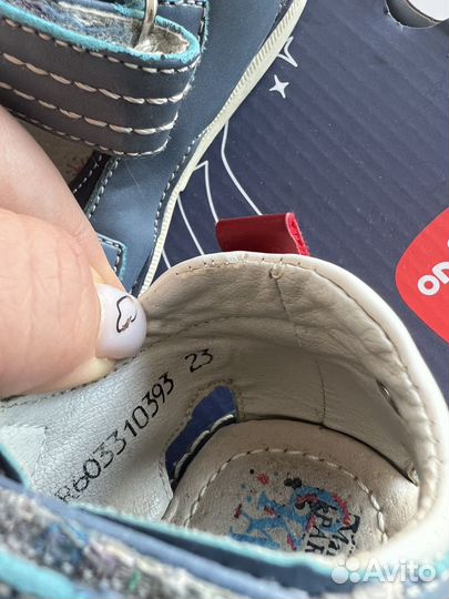 Сандалии для мальчиков 23