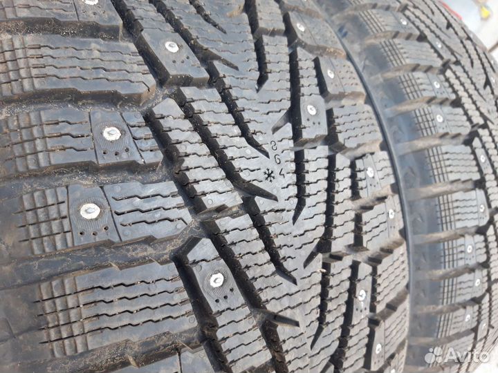 Nokian Tyres Hakkapeliitta 7 275/40 R20