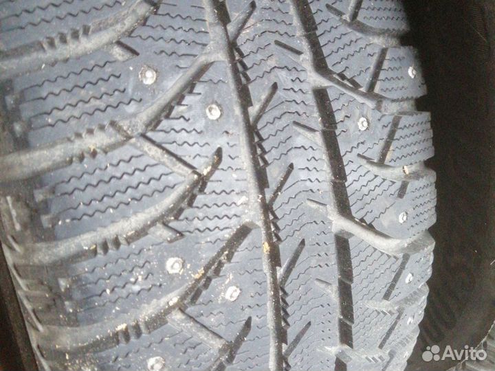 Bridgestone Ice Cruiser 7000S 215/60 R16 95T