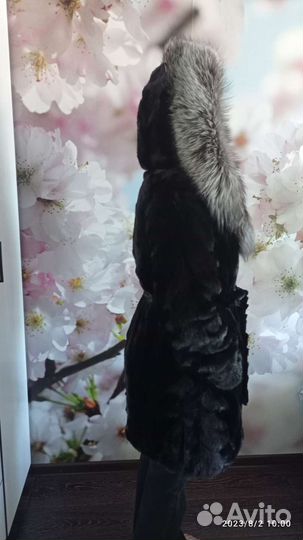 Шуба норковая с капюшоном из чернобурки